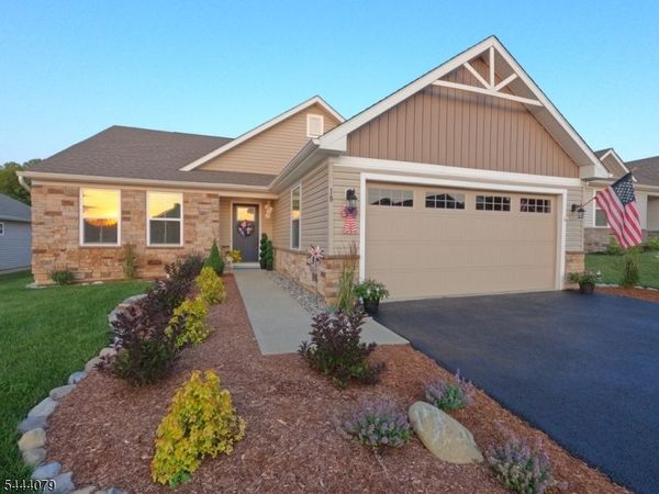 18 Lam Drive, Hardyston, NJ 07419