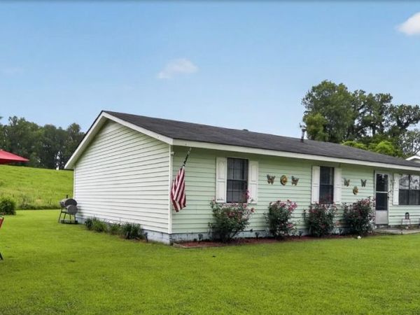 708 W Riverdale Street, Luxora, AR 72358