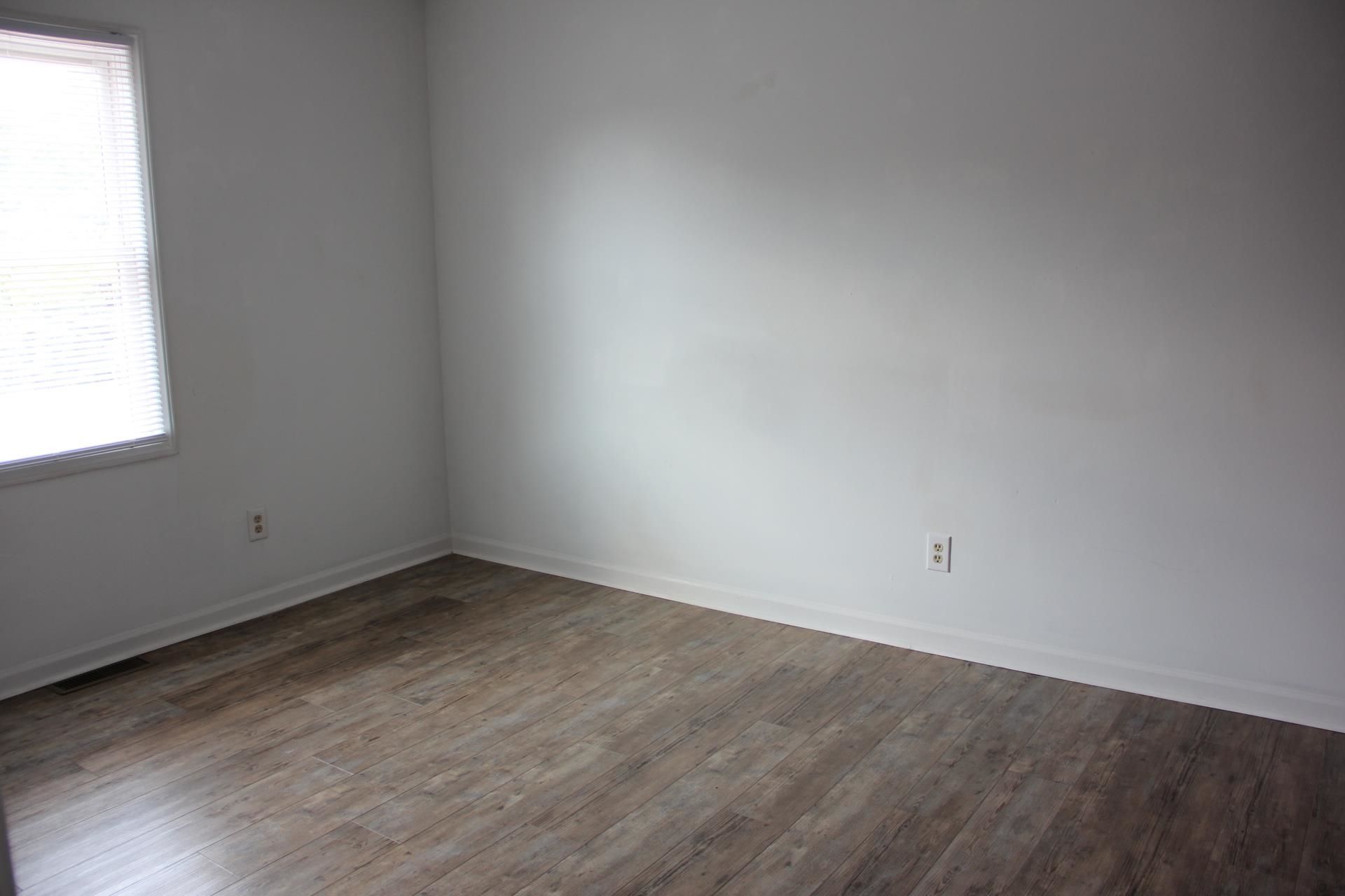 1557 Elizabeth Rd. Photo 10