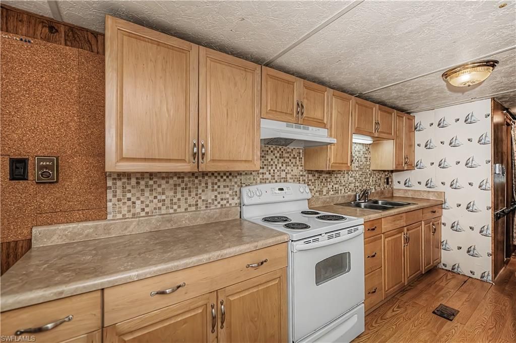 284 Blue Spring Ter , North Fort Myers, FL 33903 Photo