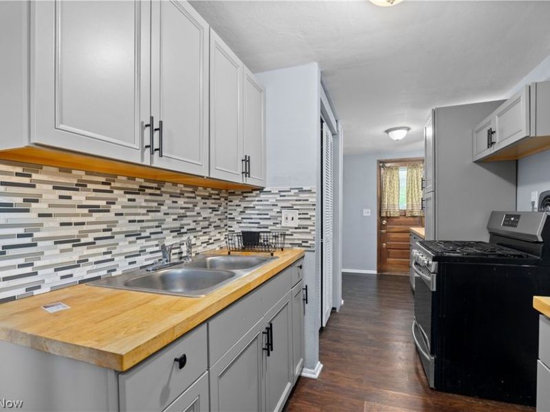 2886 Grant Street, Lorain, OH 44052 Photo 23