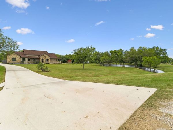 137 Trail Boss, La Vernia, TX 78121
