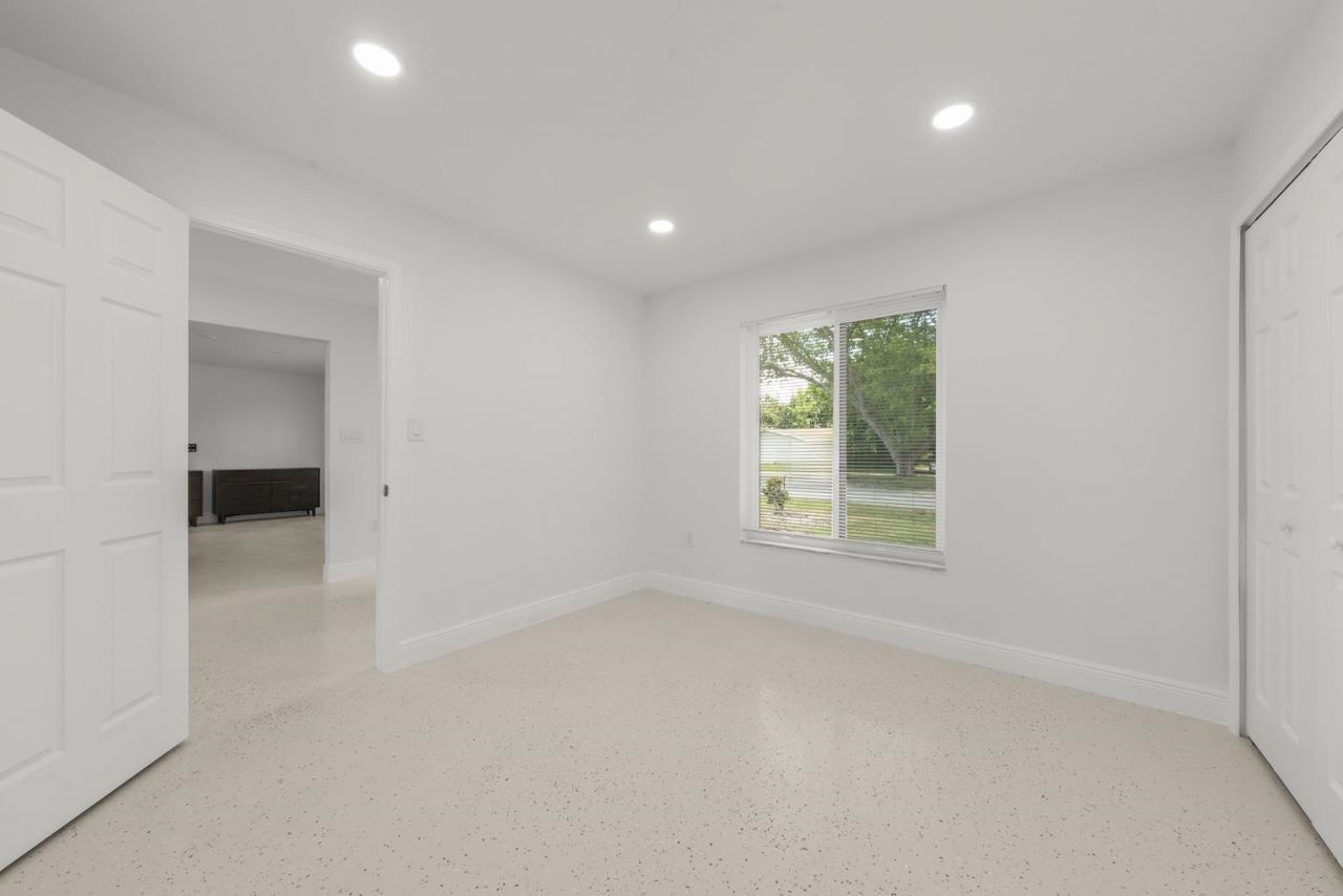 1040 Edgemere Dr, Fort Myers, FL 33919 Photo