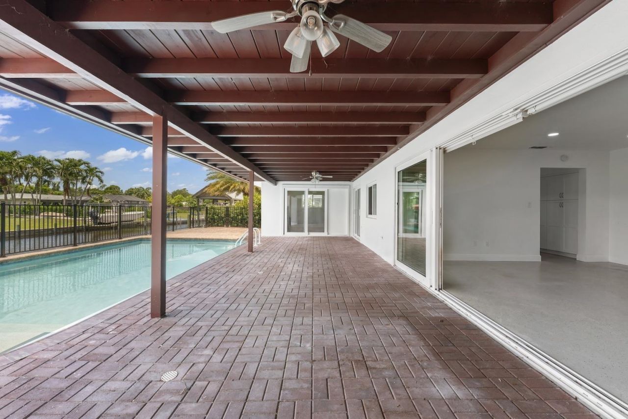 1040 Edgemere Dr, Fort Myers, FL 33919 Photo