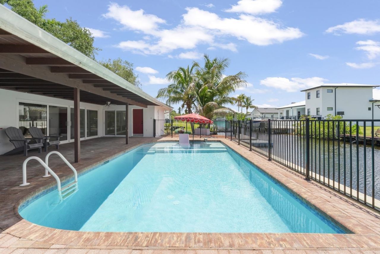 1040 Edgemere Dr, Fort Myers, FL 33919 Photo
