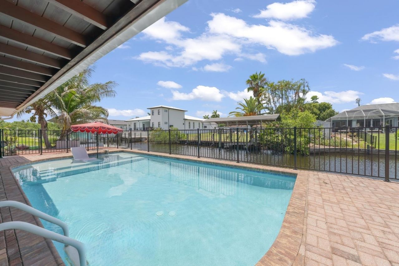1040 Edgemere Dr, Fort Myers, FL 33919 Photo