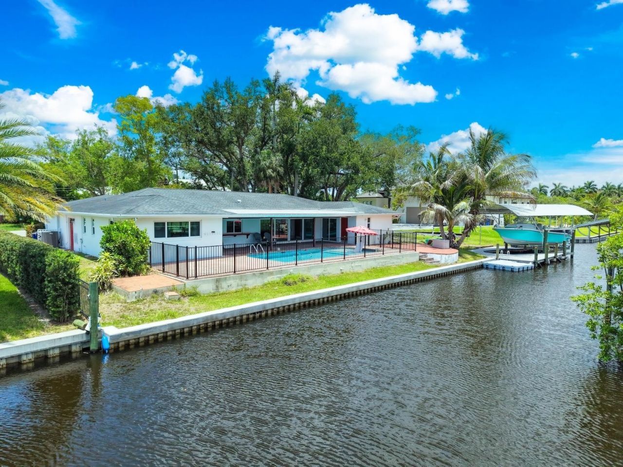1040 Edgemere Dr, Fort Myers, FL 33919 Photo