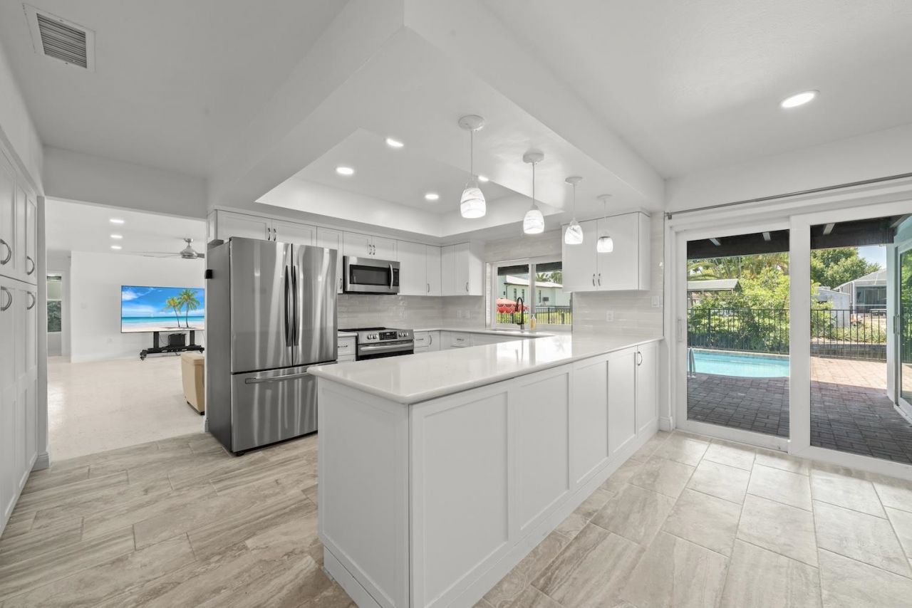 1040 Edgemere Dr, Fort Myers, FL 33919 Photo