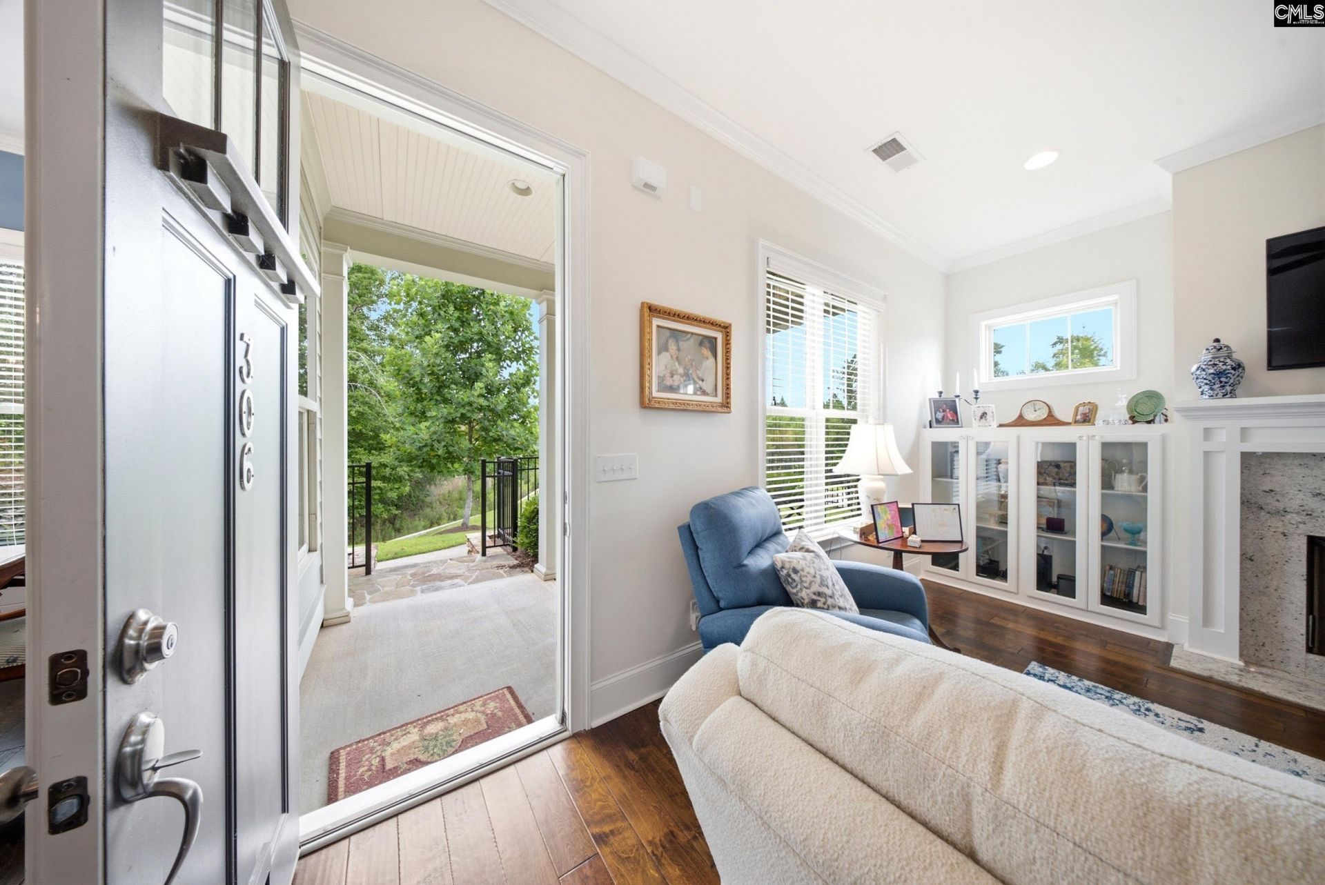 306 Coldwater Crossing  Photo 4