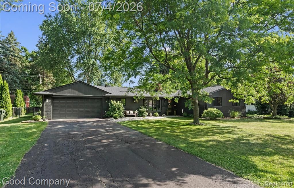 141 Nesbit Lane, Rochester Hills, MI 48309 Main Photo