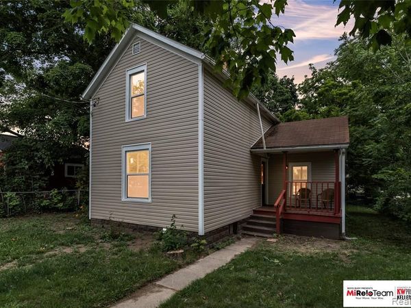 915 Caton Avenue , Adrian, MI 49221