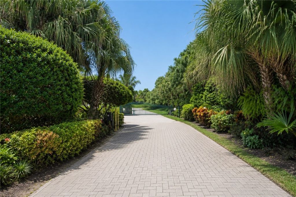 5558 Highway A1a, Unit 205, Vero Beach, FL 32963 Photo