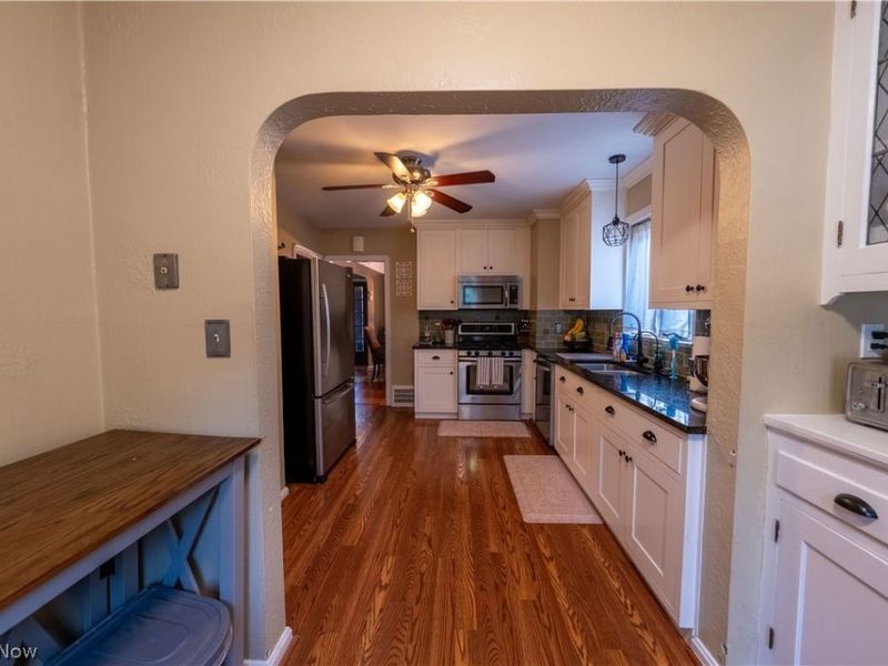 3687 Warren Road, Cleveland, OH 44111 Photo 11