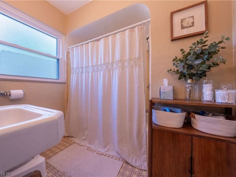 3687 Warren Road, Cleveland, OH 44111 Photo 20