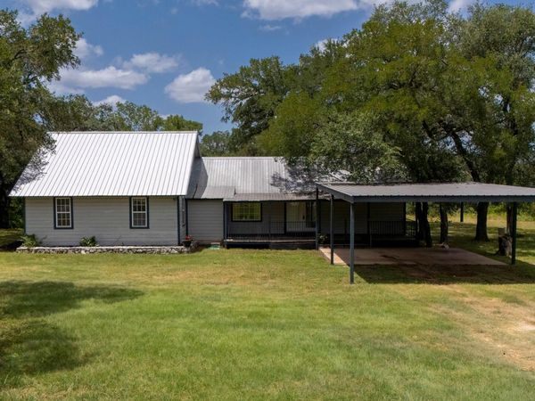 510 Country LN, Hays, TX 78610