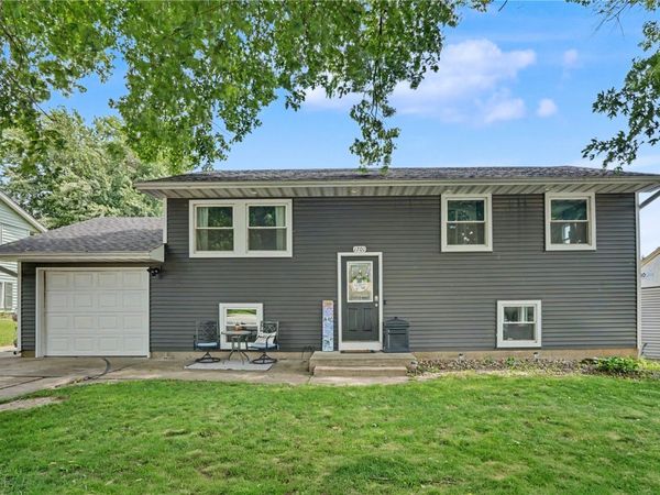 1701 Springdale Drive , Clinton, IA 52732