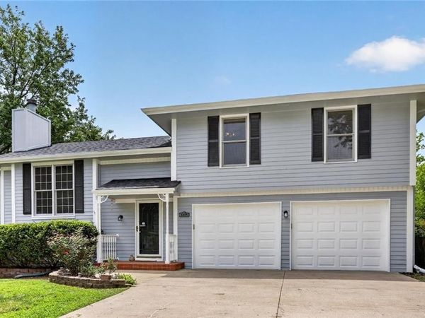 6405 N Amoret Avenue, Kansas City, MO 64151