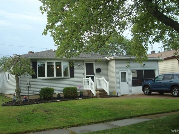 92 Sprucewood Drive , Buffalo, NY 14227