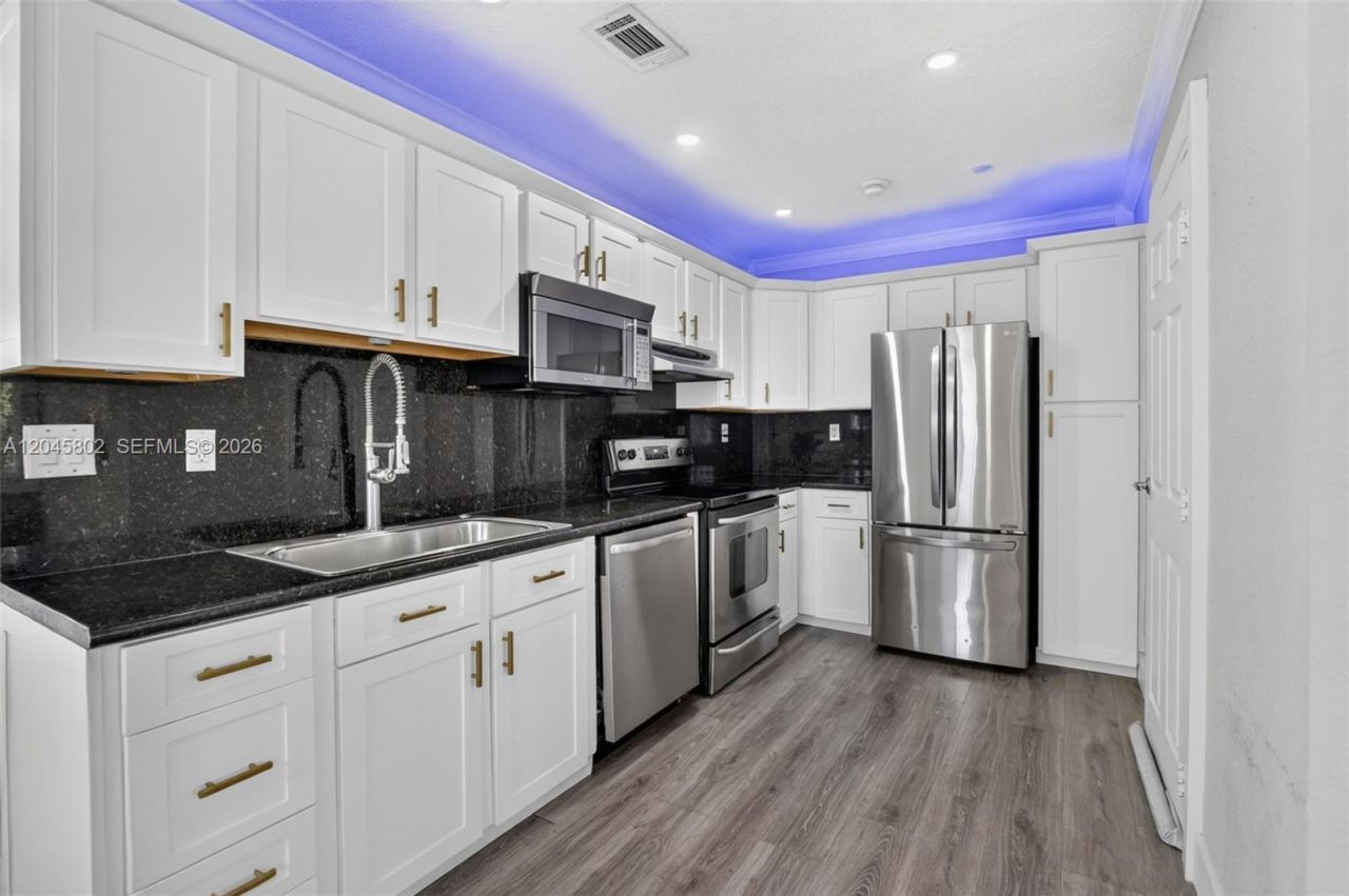 1300 N 70th Ter, Hollywood, FL 33024 Photo