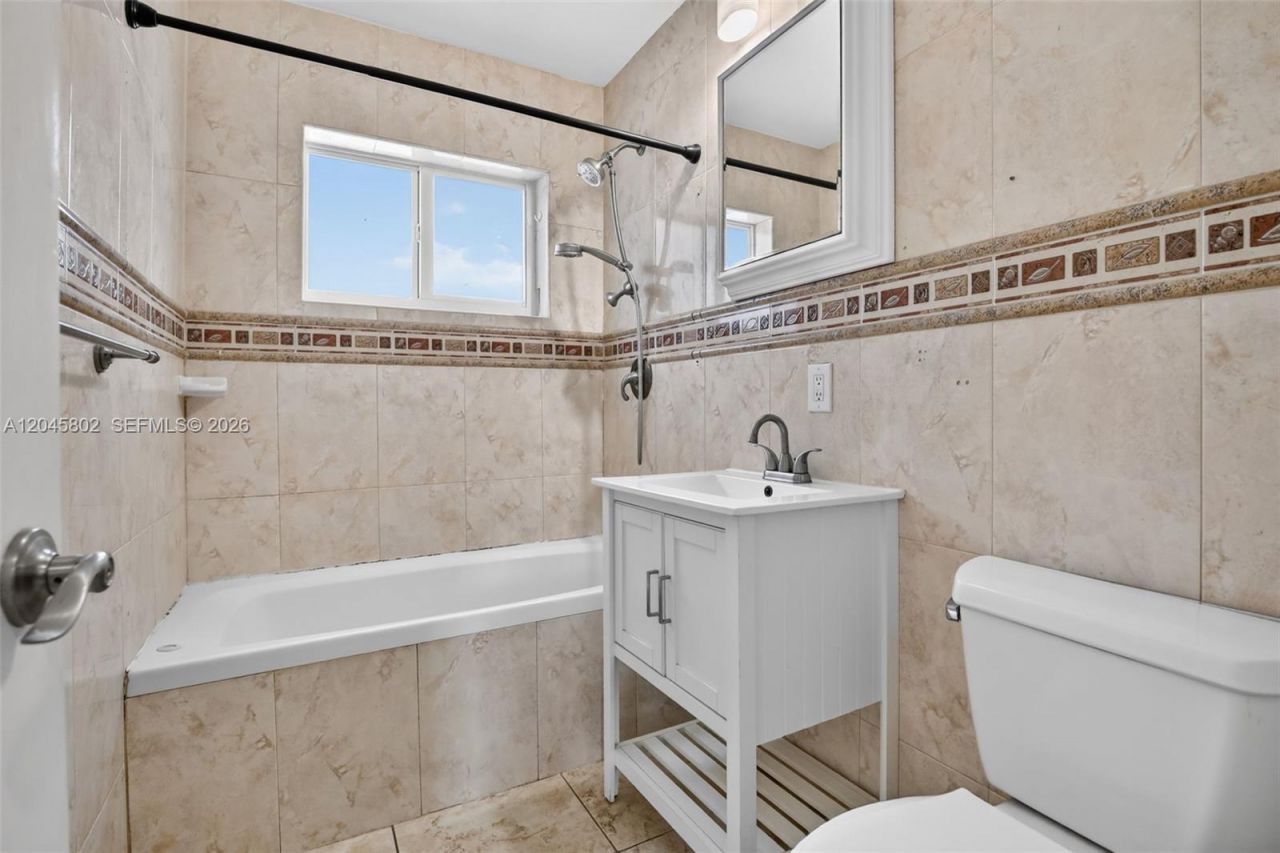 1300 N 70th Ter, Hollywood, FL 33024 Photo