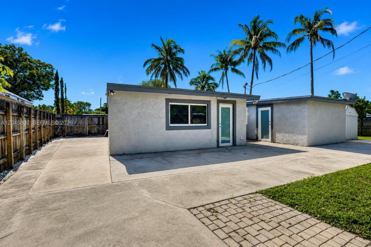 1300 N 70th Ter, Hollywood, FL 33024 Photo