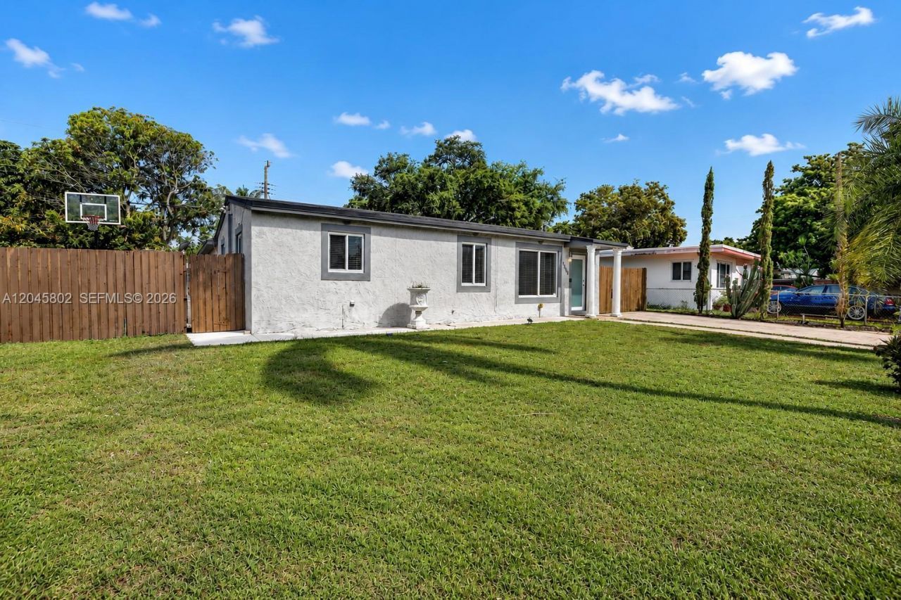 1300 N 70th Ter, Hollywood, FL 33024 Photo