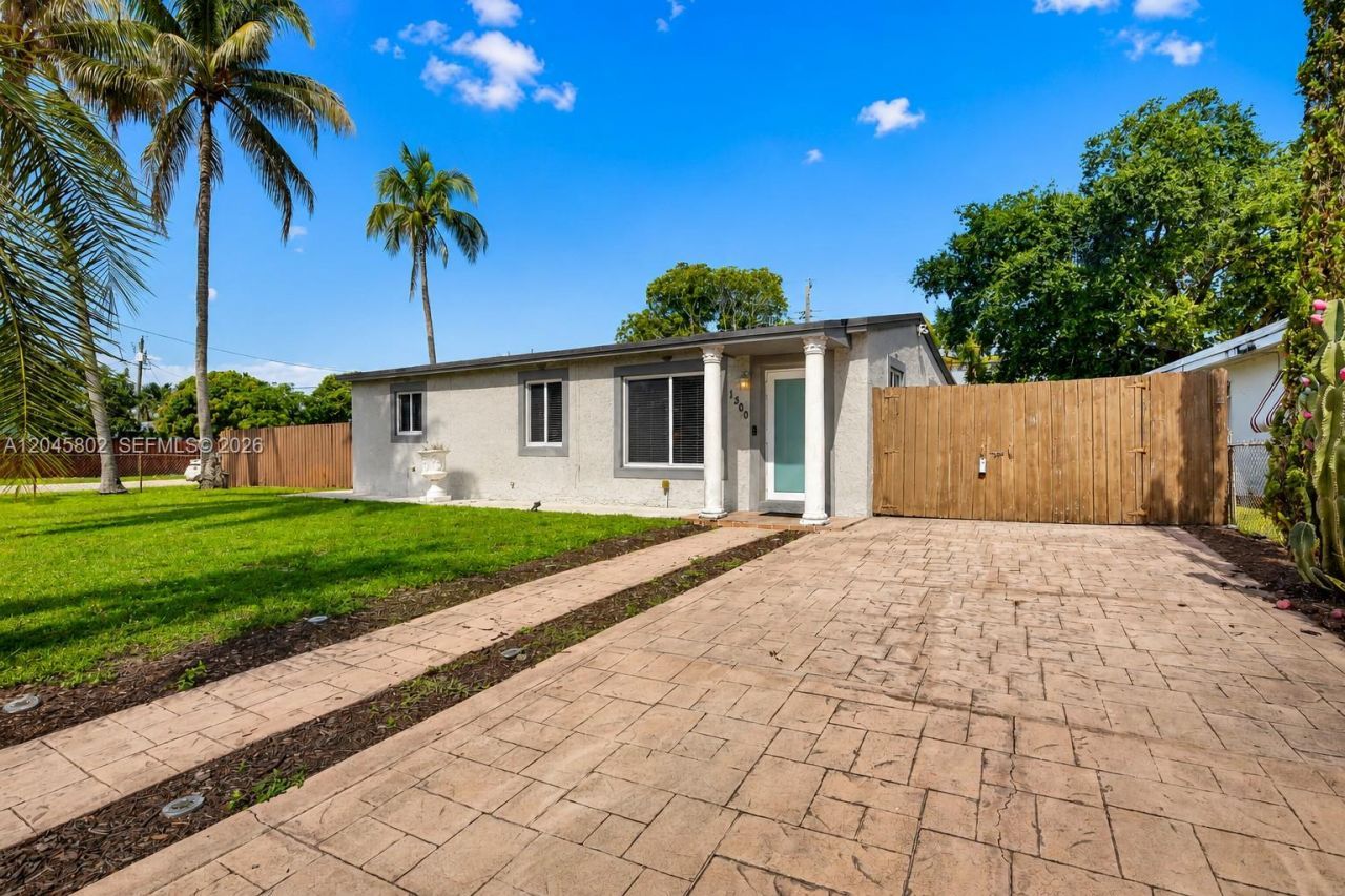 1300 N 70th Ter, Hollywood, FL 33024 Photo