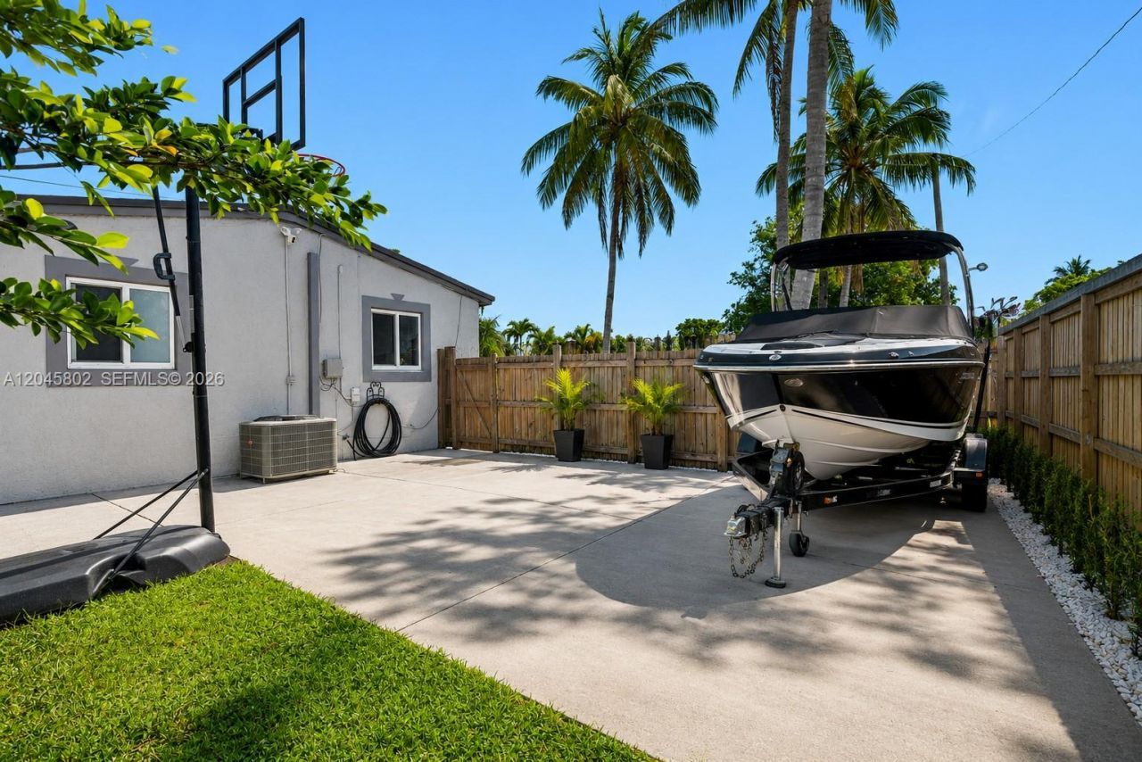 1300 N 70th Ter, Hollywood, FL 33024 Photo