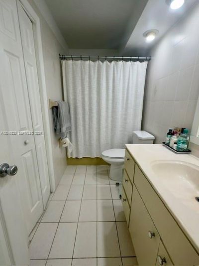 13951 Kendale Lakes Cir , Unit 807A, Miami, FL 33183 Photo