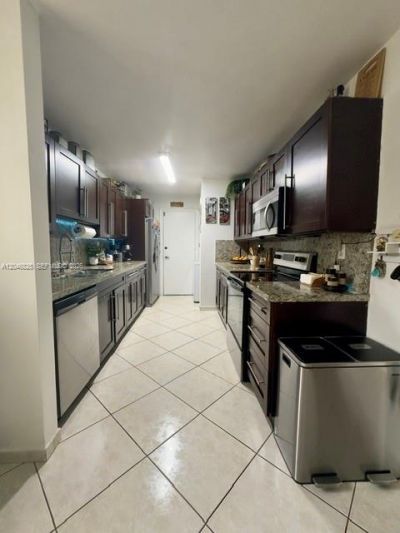 13951 Kendale Lakes Cir , Unit 807A, Miami, FL 33183 Photo