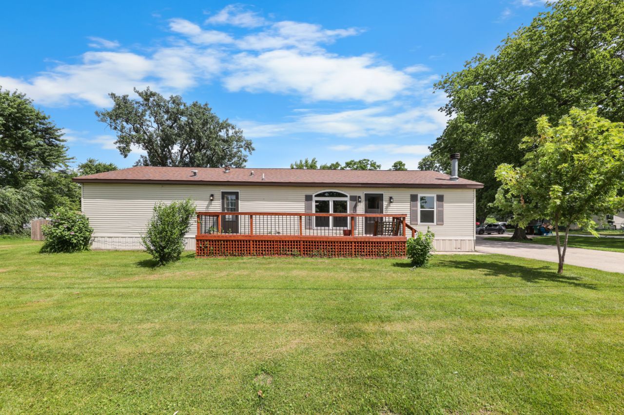40 E Livingston Street , Godley, IL 60407 Main Photo