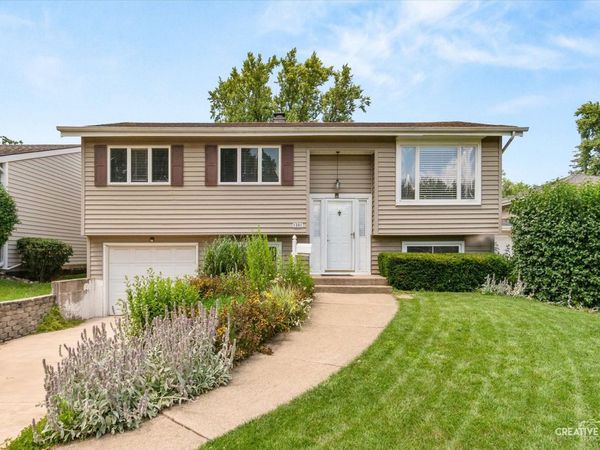 1301 Coolidge Avenue , Wheaton, IL 60189