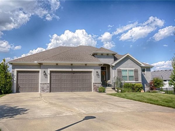 19638 Barstow Street, Spring Hill, KS 66083