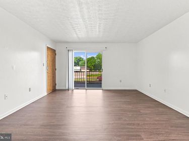 820 LOCUST STREET , Unit 3, STEPHENS CITY, VA 22655