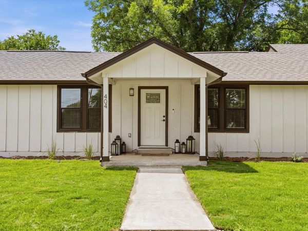 404 E Wolf ST, Granger, TX 76530