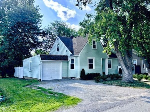 109 N Broadway Street , Lodi, OH 44254