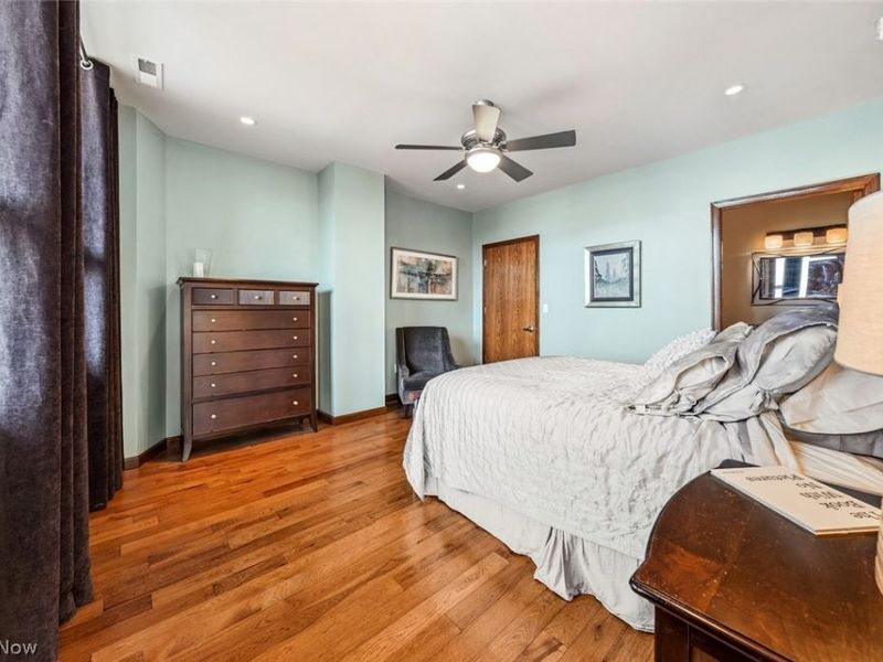 701 W Lakeside Avenue, Unit 606, Cleveland, OH 44113 Photo 22