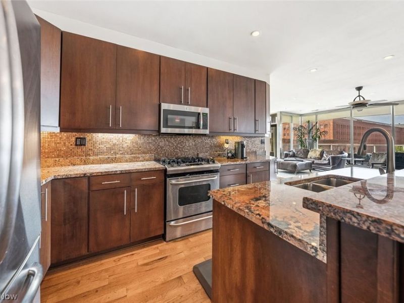 701 W Lakeside Avenue, Unit 606, Cleveland, OH 44113 Photo 4