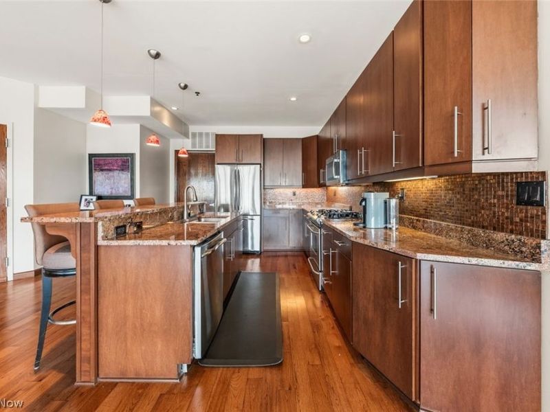 701 W Lakeside Avenue, Unit 606, Cleveland, OH 44113 Photo 6