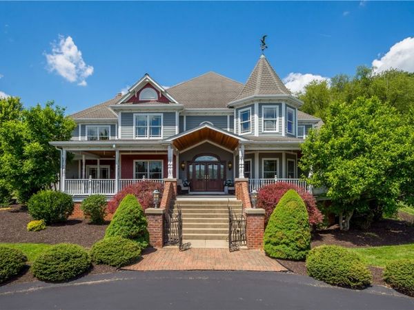 661 Waterdam Rd , Canonsburg, PA 15317