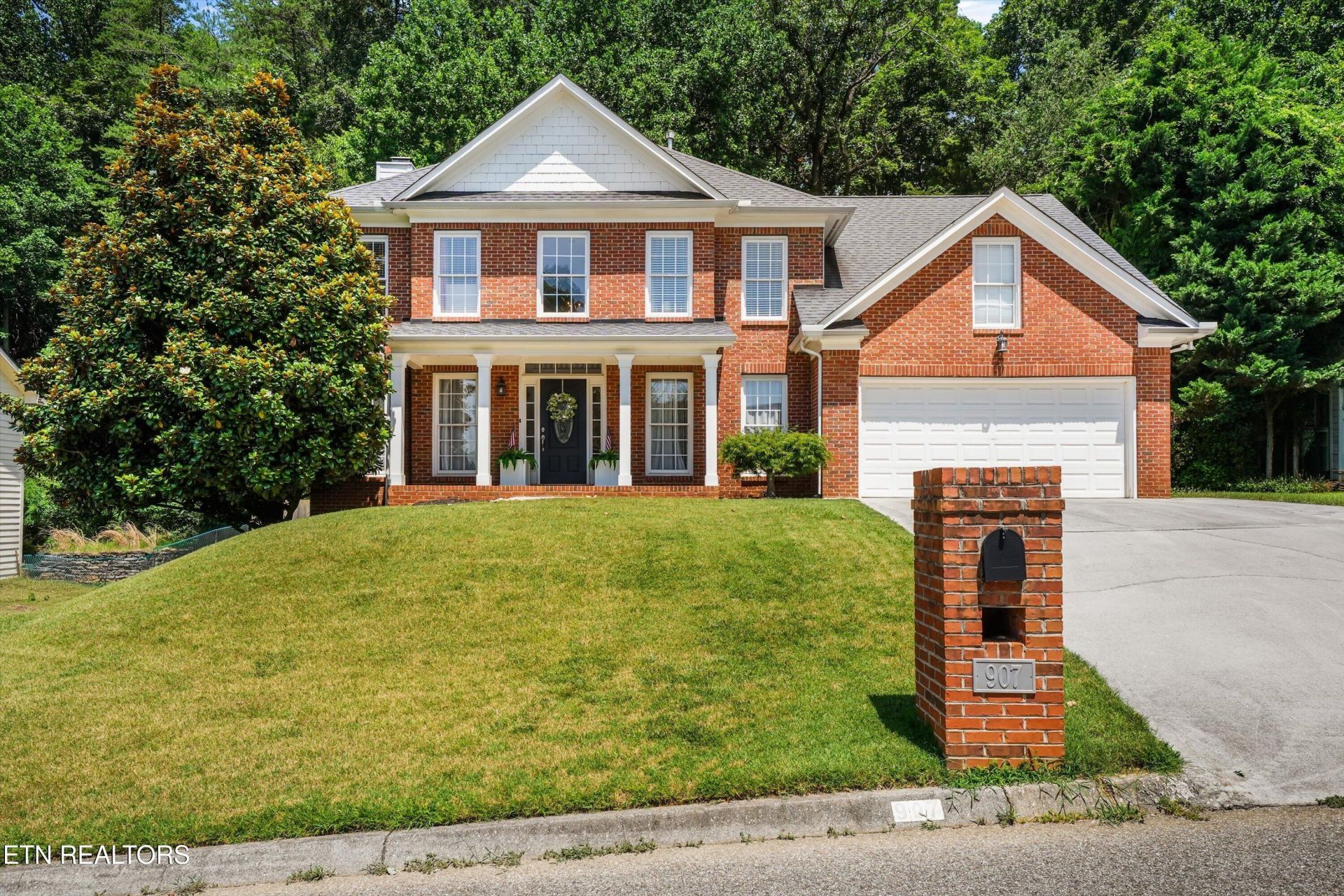 907 Garrison Ridge Blvd, Knoxville, TN 37922 Main Photo