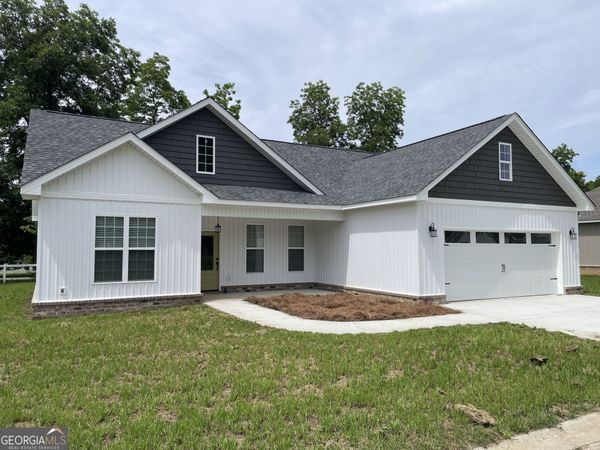 116 Pecan St, Cochran, GA 31014