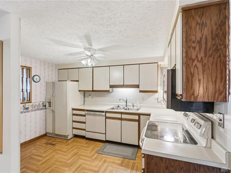 2177 Renshaw Avenue, Miami Township, OH 45439 Photo 6