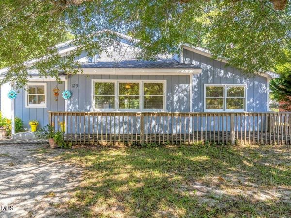 109 NE 30th Street , Oak Island, NC 28465