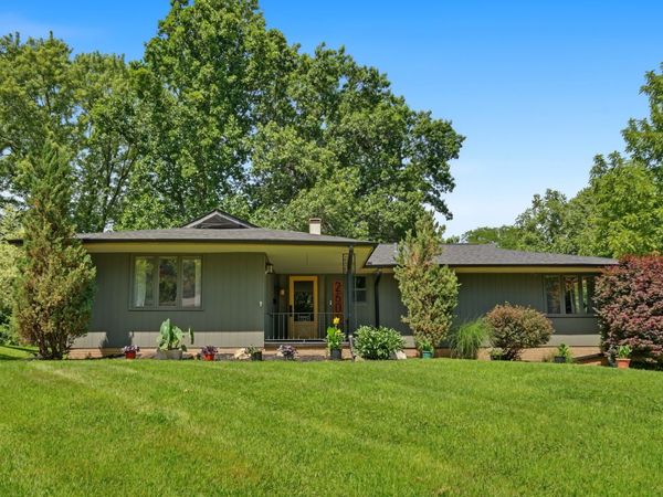 2606 Fairhaven Road , Davenport, IA 52803