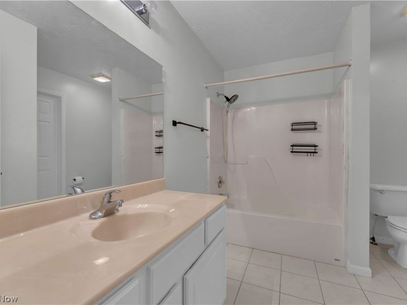 4215 Jennings Ridge Drive, Cleveland, OH 44109 Photo 17