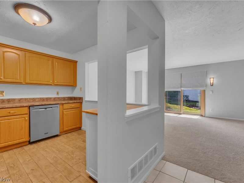 4215 Jennings Ridge Drive, Cleveland, OH 44109 Photo 6