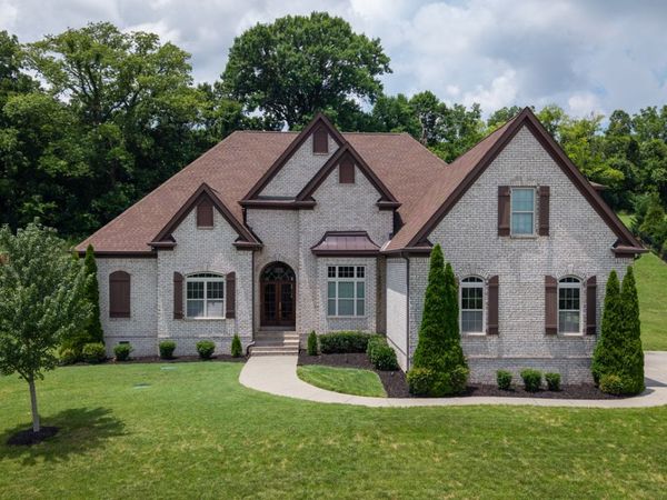 9222 Holstein Dr , Nolensville, TN 37135
