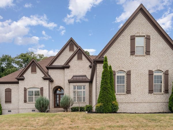 9222 Holstein Dr , Nolensville, TN 37135