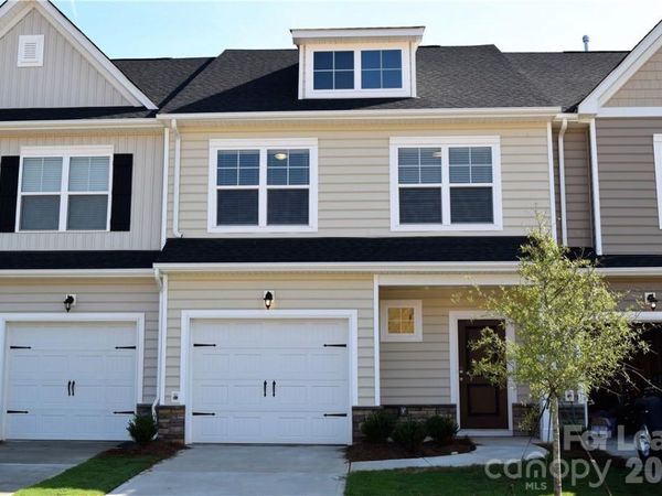 3934 Townes Boulevard , Sherrills Ford, NC 29682
